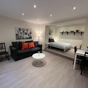 City Rooms Luxembourg Hotel