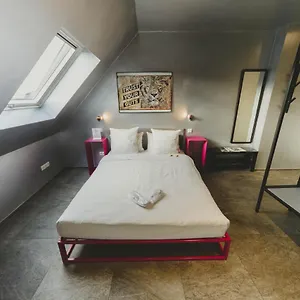 3* Ξενοδοχείο Jj32
